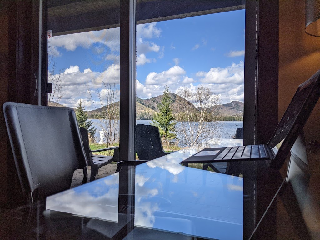 Escapade Bonheur | 2178 Chem. du Lac Supérieur, Lac-Supérieur, QC J0T 1P0, Canada | Phone: (514) 772-6648