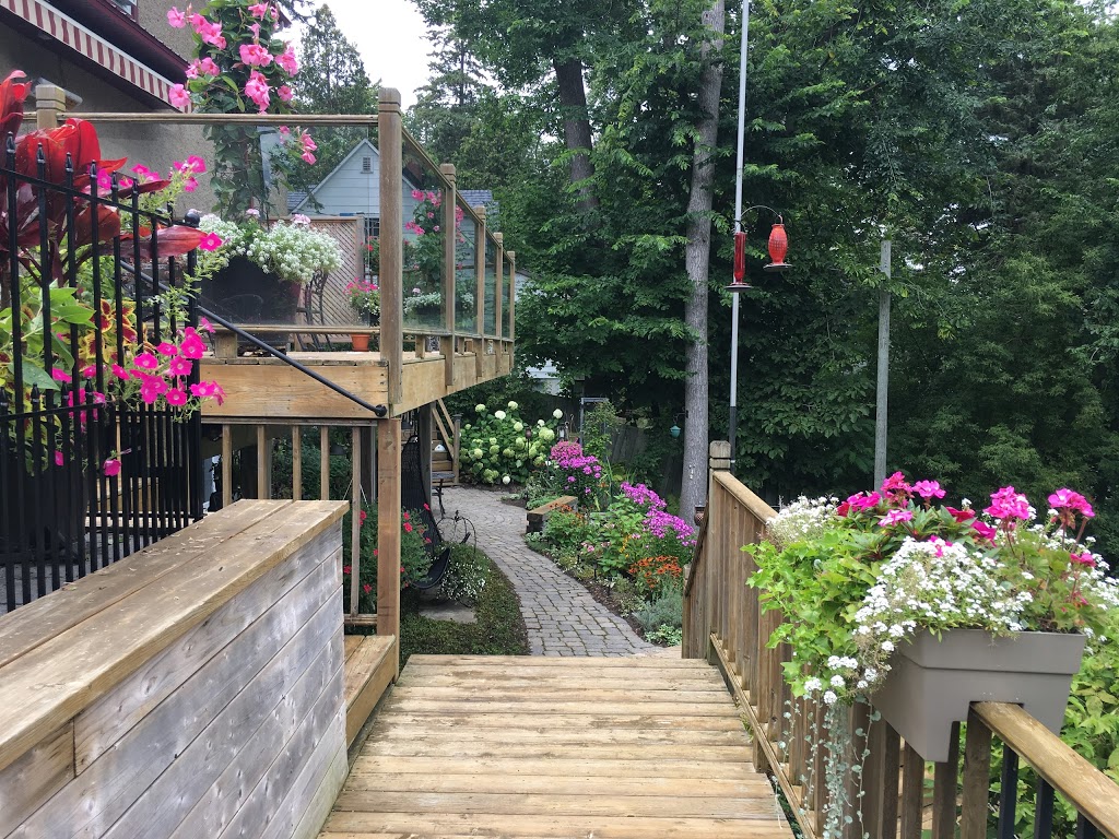 Maison Mullans | 586 Rue Main, Hudson Heights, QC J0P 1J0, Canada | Phone: (514) 755-0955