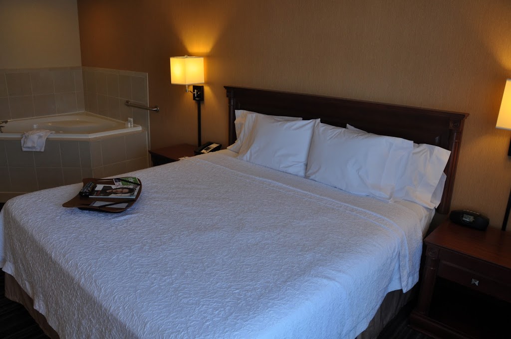Hampton Inn & Suites by Hilton Toronto Airport | 3279 Caroga Dr, Mississauga, ON L4V 1A3, Canada | Phone: (905) 671-4730