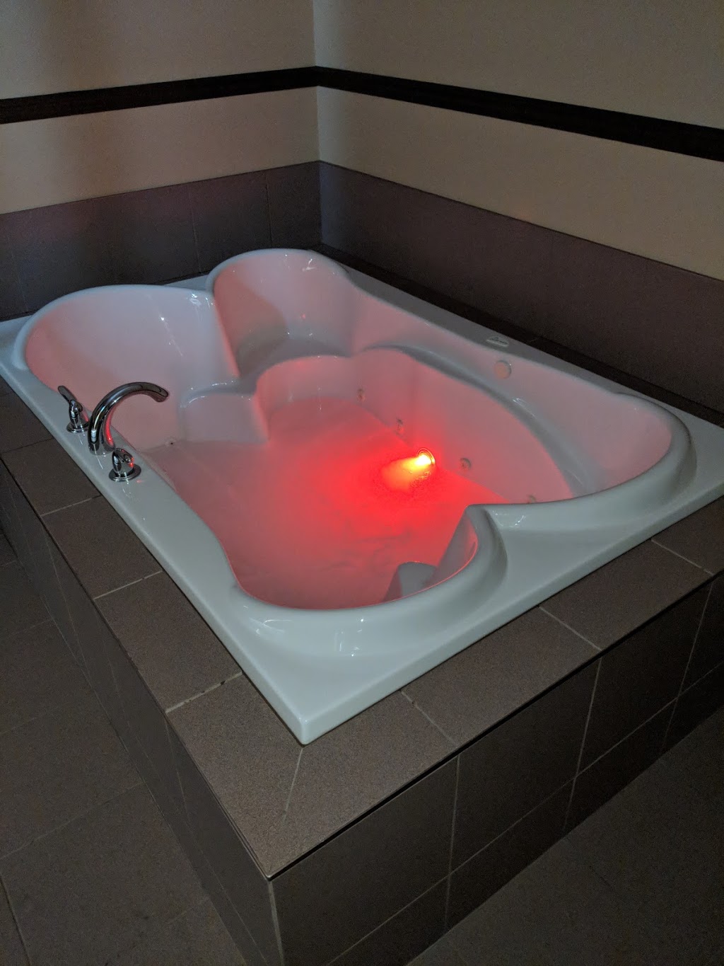 Motel Napoléon | 1345 Rue des Laurentides, Gatineau, QC J8M 1L3, Canada | Phone: (819) 986-1222