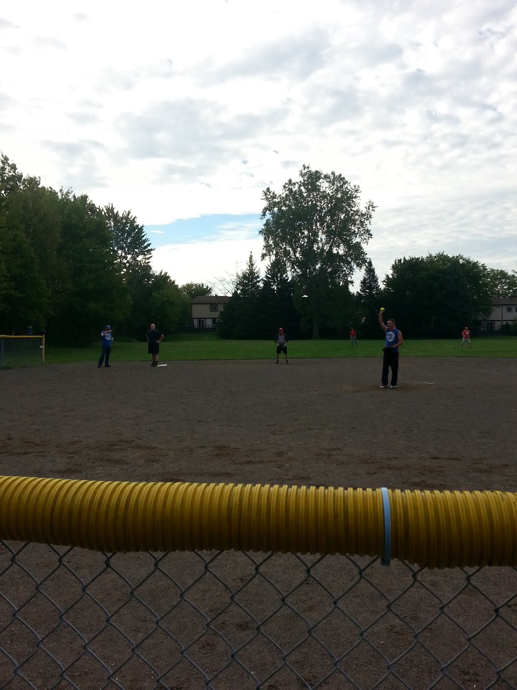 Aladdin Park | 3939 Albion Rd, Ottawa, ON K1T, Canada | Phone: (613) 580-2595