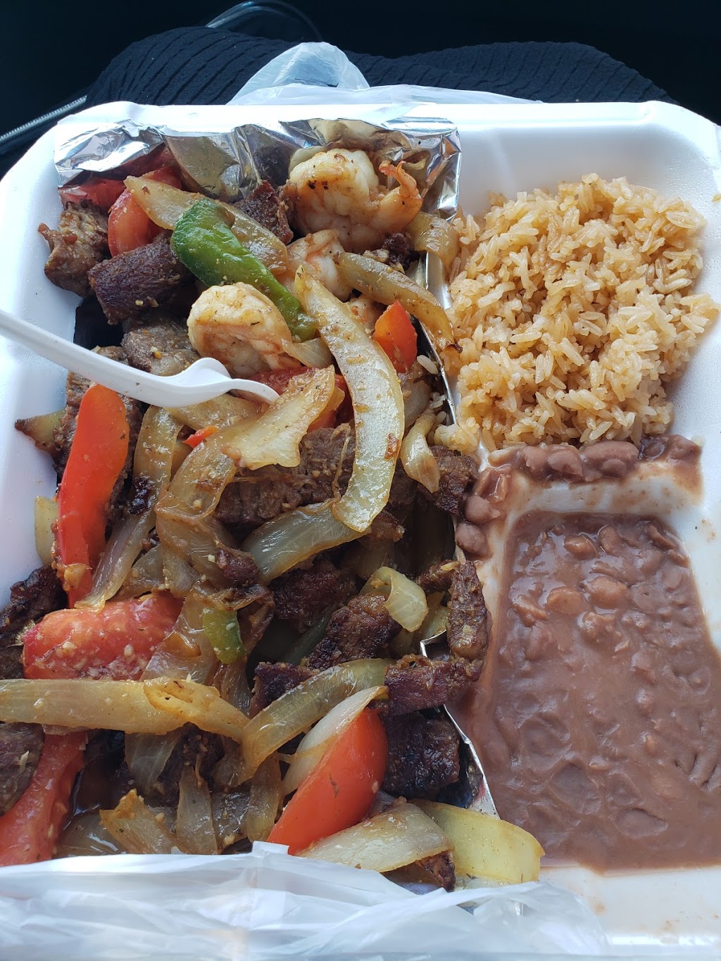 Salsa Caliente Mexican Grill | 275 Erie St S, Leamington, ON N8H 3C4, Canada | Phone: (519) 322-4777