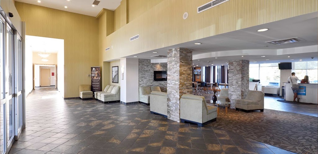The Oakes Hotel Overlooking the Falls | 6546 Fallsview Blvd, Niagara Falls, ON L2G 3W2, Canada | Phone: (905) 356-4514