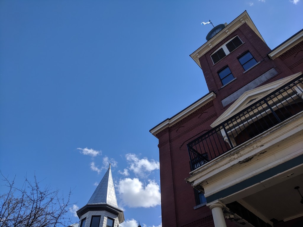 Hôtel de ville | 477 Rue de lHotel-de-Ville, Farnham, QC J2N 2H3, Canada | Phone: (450) 293-3178
