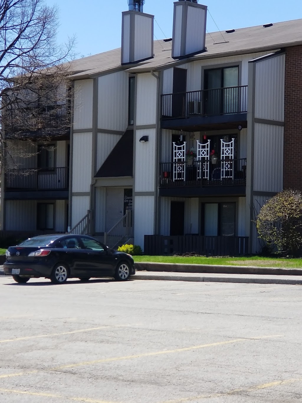 Sherobee Glen Apartments | 2075 Sherobee Rd, Mississauga, ON L5A 4C1, Canada | Phone: (905) 624-6905
