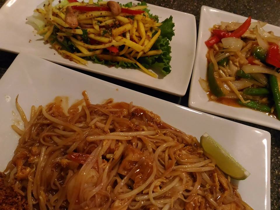 Thai Spring Rolls | 15461 Yonge StL4G 1P4, Aurora, ON L4G 1P4, Canada | Phone: (905) 727-6336