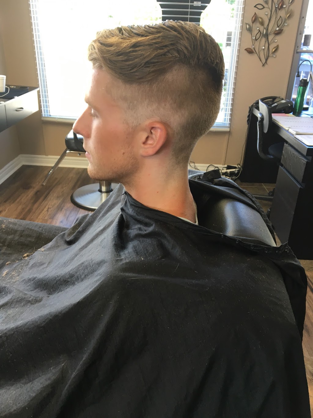 Carmens Hairstyling | 36 Charing Cross St, Brantford, ON N3R 5J9, Canada | Phone: (519) 757-7862