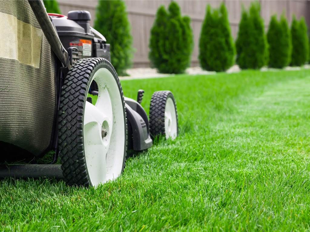 Hunt Club East & Findlay Creek Snow Removal & Lawn Care | 1-4806 Bank St, Gloucester, ON K1X 1G6, Canada | Phone: (613) 249-9713