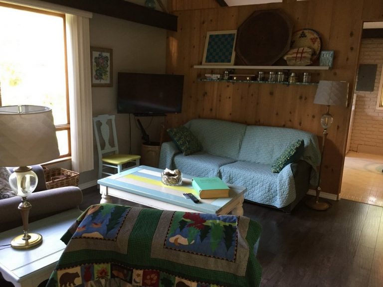 Hedge Hollow | 60 Beach St, Southampton, ON N0H 2L0, Canada | Phone: (519) 832-2444