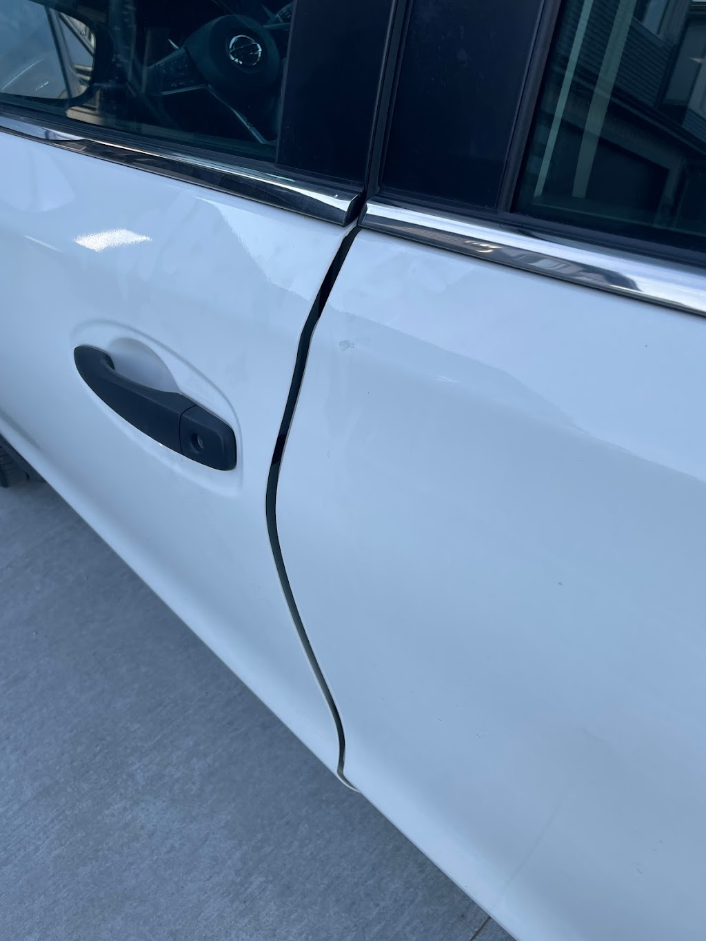 Centre de Collision Saint-Charles | 4796 Bd Saint-Charles, Pierrefonds - Roxboro, QC H9H 3C9, Canada | Phone: (514) 620-2288
