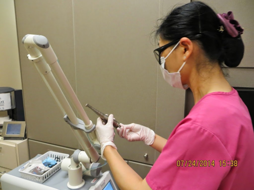 Simon Fraser Dental Centre | 8960 University High St #140, Burnaby, BC V5A 4Y6, Canada | Phone: (604) 267-3368