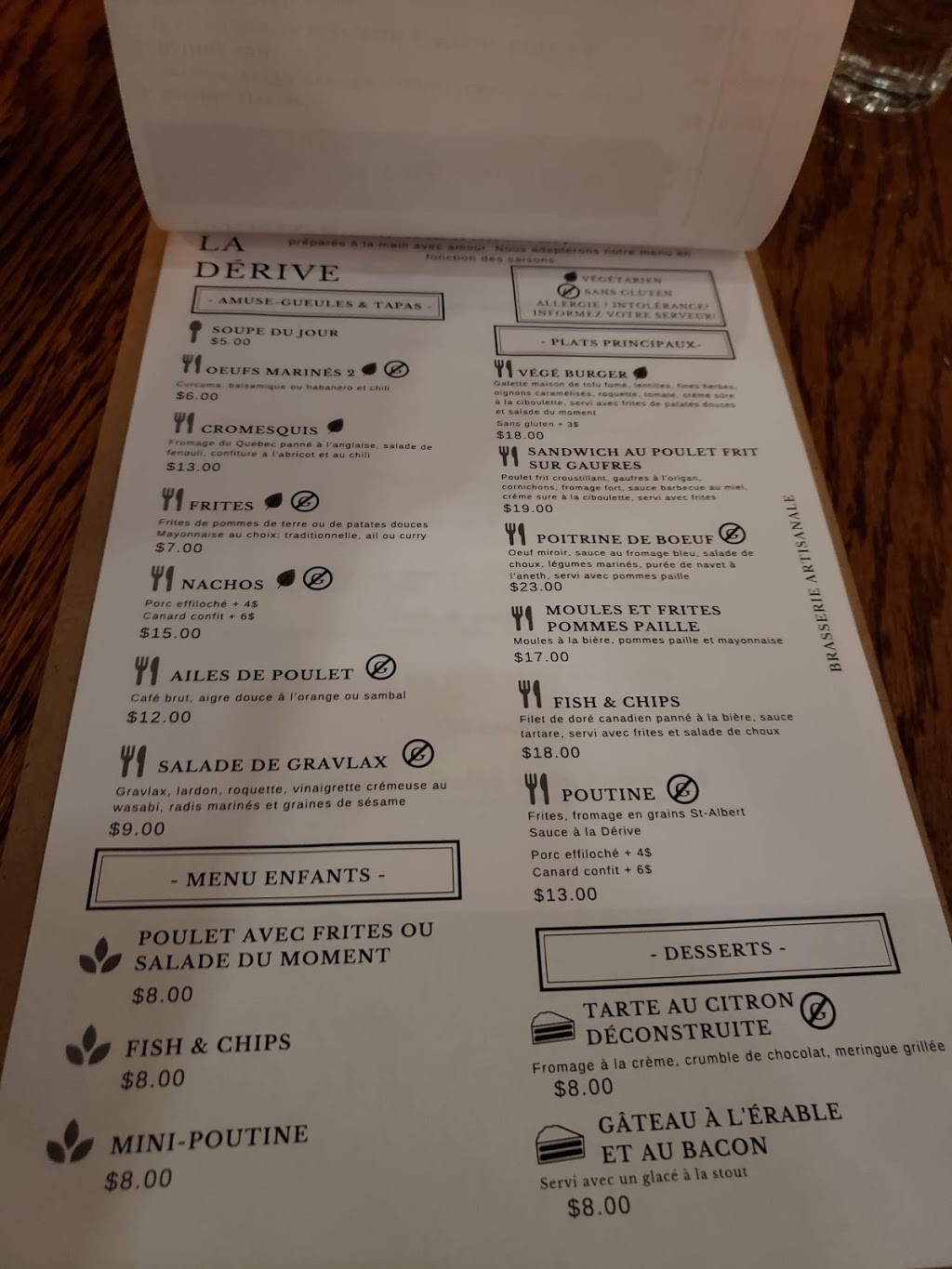 À La Dérive brasserie artisanale | 1015 Rue Jacques-Cartier, Gatineau, QC J8T 2W3, Canada | Phone: (819) 568-7666
