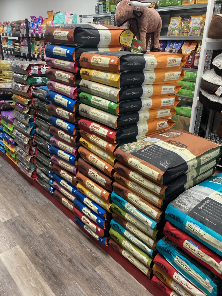 Village Pet Food and Supply Bridgenorth | 871 Ward St, Bridgenorth, ON K0L 1H0, Canada | Phone: (705) 292-7878