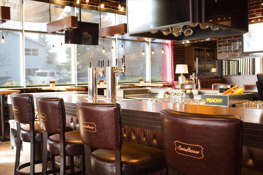Browns Socialhouse Britannia | 5139 Elbow Dr SW, Calgary, AB T2V 1V3, Canada | Phone: (587) 349-4040
