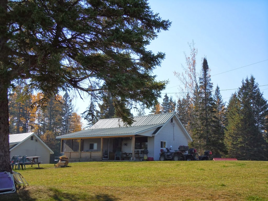 Duins Pineridge Resort | 2084 Pickerel & Jack Lake Rd, Burks Falls, ON P0A 1C0, Canada | Phone: (705) 382-2027