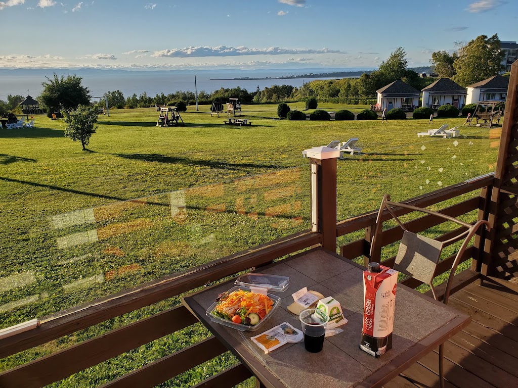 Motel Au Fleuve DArgent | p. 1075, 202 Rue Fraser c, Rivière-du-Loup, QC G5R 4C3, Canada | Phone: (418) 862-5315
