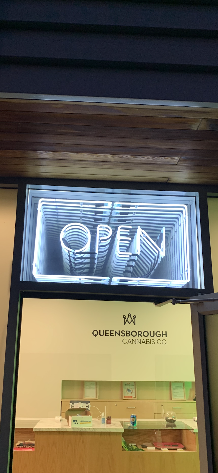 Queensborough Cannabis Co | 540 Ewen Ave, New Westminster, BC V3M 5B8, Canada | Phone: (604) 540-2800
