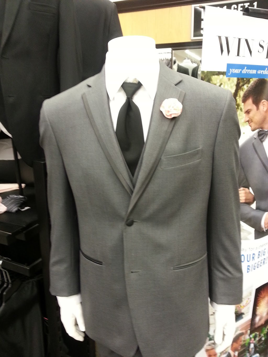 Moores Clothing for Men | 5885 Rodeo Dr, Mississauga, ON L5R 4C1, Canada | Phone: (905) 507-1117