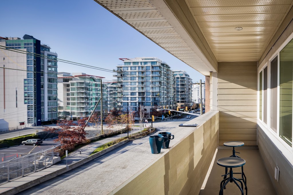 Skylight North Vancouver | point of interest | 228 Esplanade E, North Vancouver, BC V7L 1A3, Canada | 7788331123 OR +1 778-833-1123