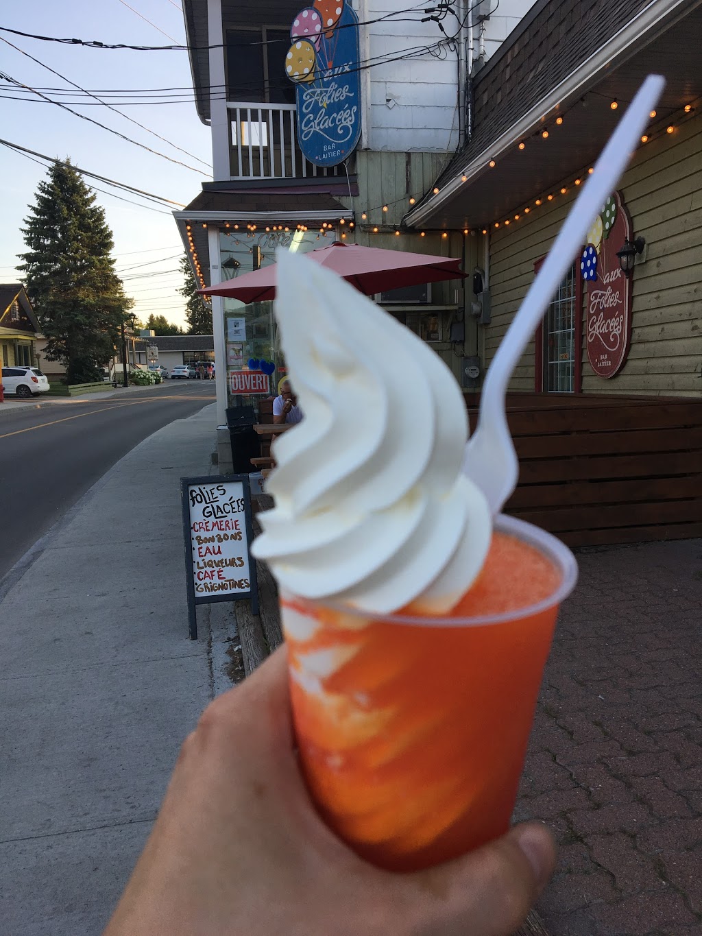 Crèmerie Les Folies Glacées | 289, rue Principale, Saint-Sauveur, QC J0R 1R0, Canada | Phone: (450) 227-7104