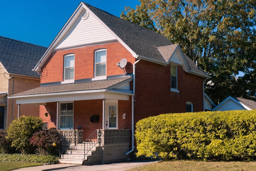 Jenkins Roofing Group | 6 Oliver St, St Thomas, ON N5R 3X1, Canada | Phone: (519) 207-2995