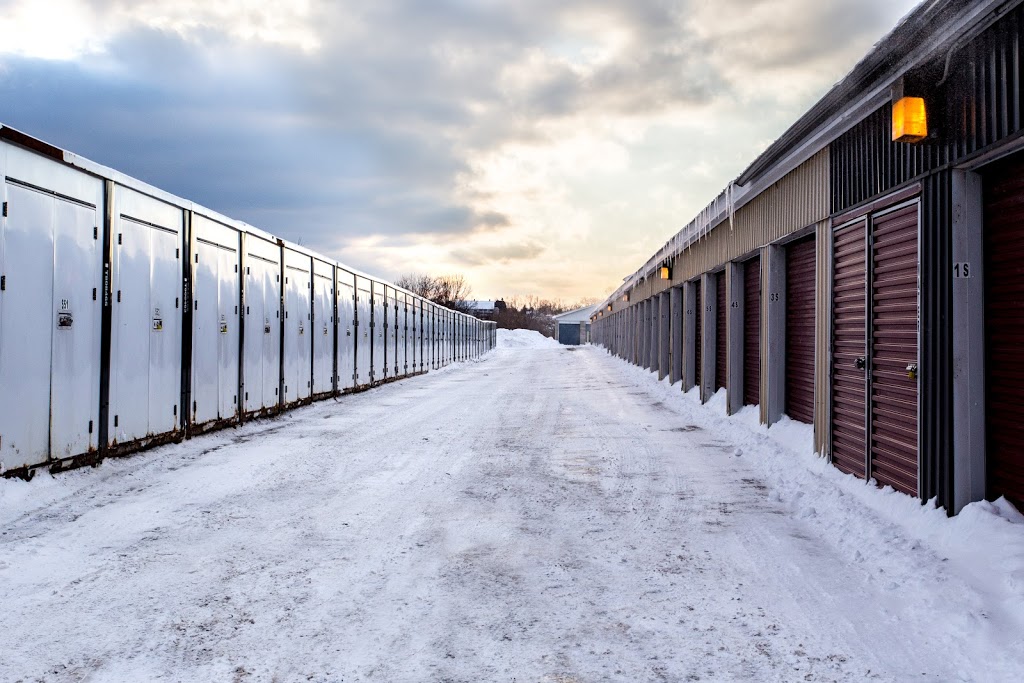 StorageMart | 996 Farewell St, Oshawa, ON L1H 6N6, Canada | Phone: (905) 576-1733