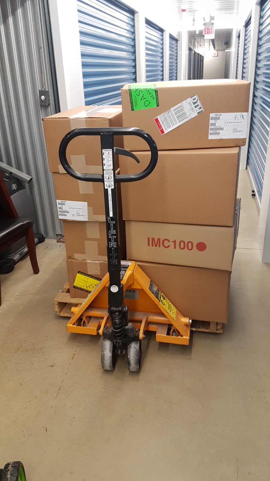 Sentinel Storage - Stouffville | 12230 Kennedy Rd, Whitchurch-Stouffville, ON L4A 2J5, Canada | Phone: (905) 927-1800