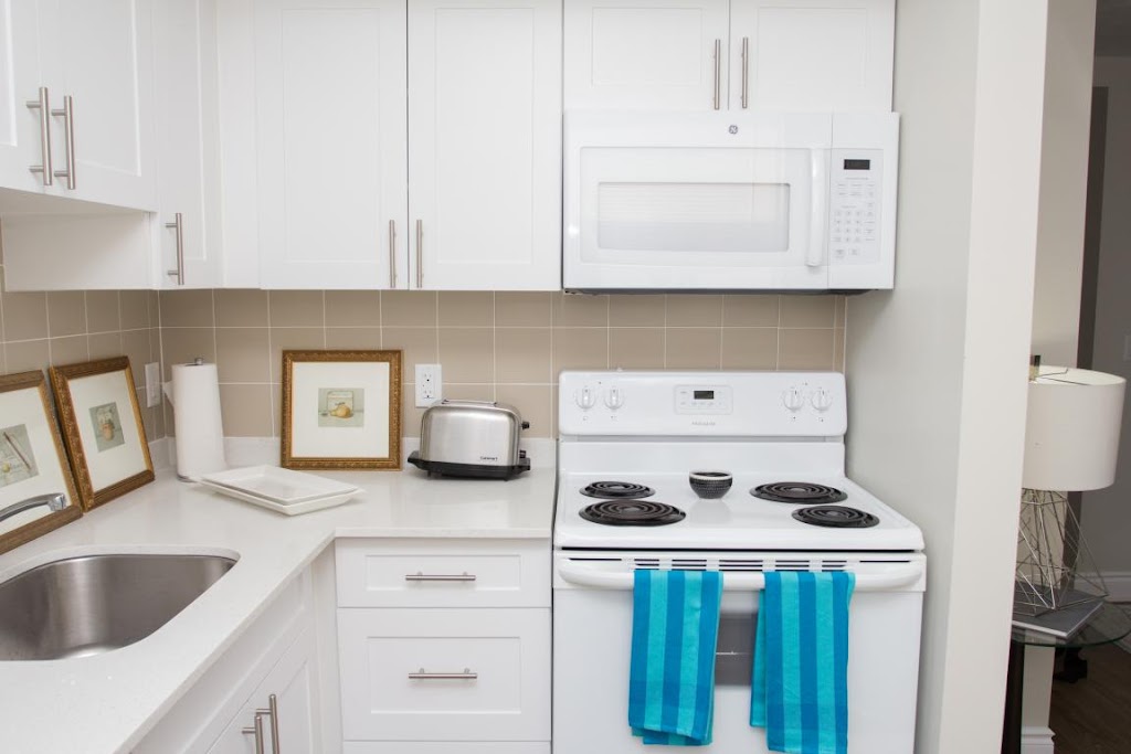 Ventura Towers | 181 John St N, Hamilton, ON L8L 7Z7, Canada | Phone: (905) 522-1043