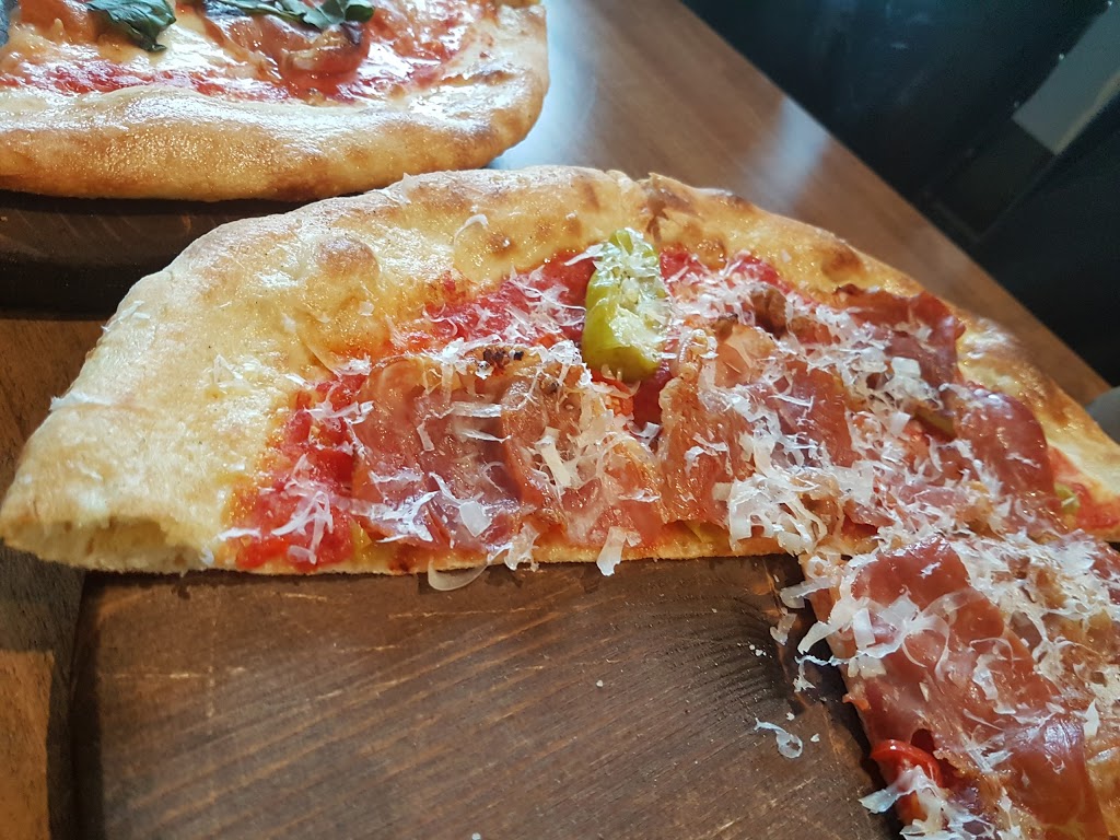 The Boot Social Pizzeria | 579 Kerr St, Oakville, ON L6K 3E1, Canada | Phone: (905) 339-3139