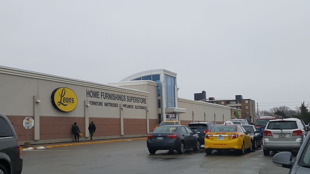 Leons Furniture | 121 Silvercreek Pkwy N, Guelph, ON N1H 3T3, Canada | Phone: (519) 767-5366