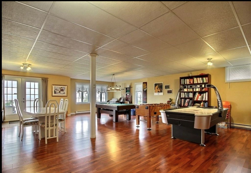 La Villa T | 944 Bd Malcolm-Fraser, La Malbaie, QC G5A 2M8, Canada | Phone: (418) 928-7931