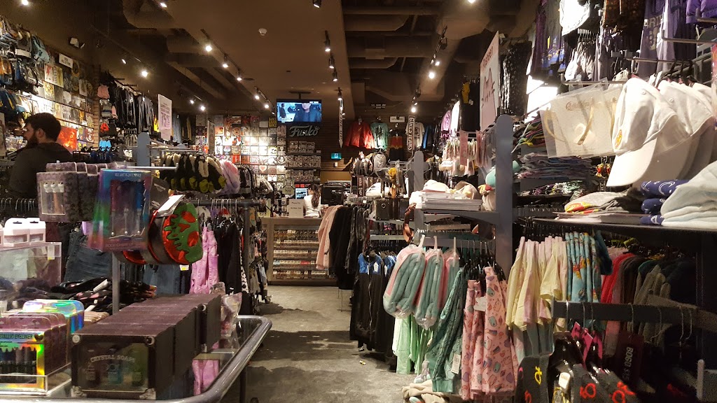 Hot Topic | 1485 Portage Ave RM 240, Winnipeg, MB R3G 0W4, Canada | Phone: (204) 615-0216