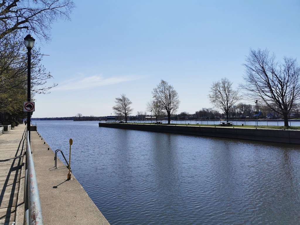Ville de Sainte-Anne-de-Bellevue | 109 Rue Ste Anne, Sainte-Anne-de-Bellevue, QC H9X 1M2, Canada | Phone: (514) 457-5500