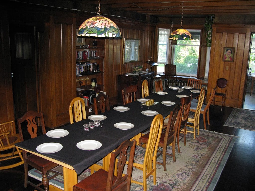 The Colonels Inn | 408 East St, Prescott, ON K0E 1T0, Canada | Phone: (613) 925-2159