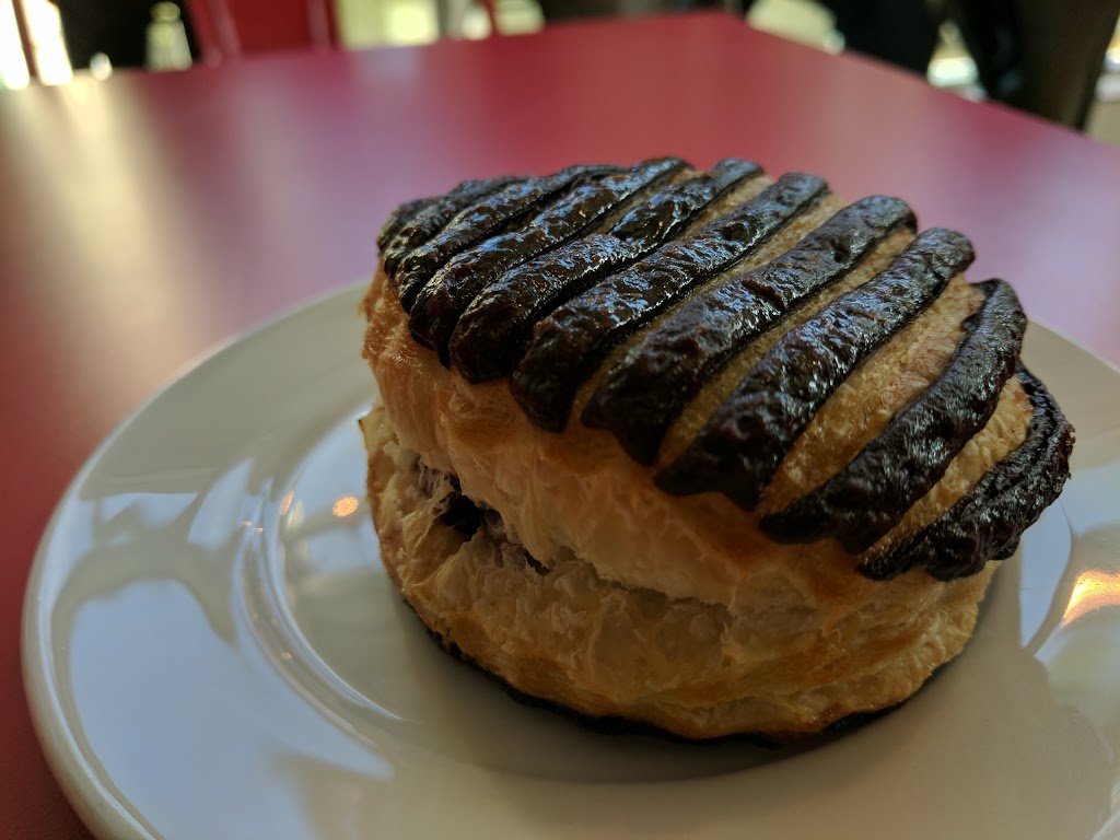 La Sorella Di Mangia | 2215 Marine Dr, West Vancouver, BC V7V 1K5, Canada | Phone: (604) 922-4334