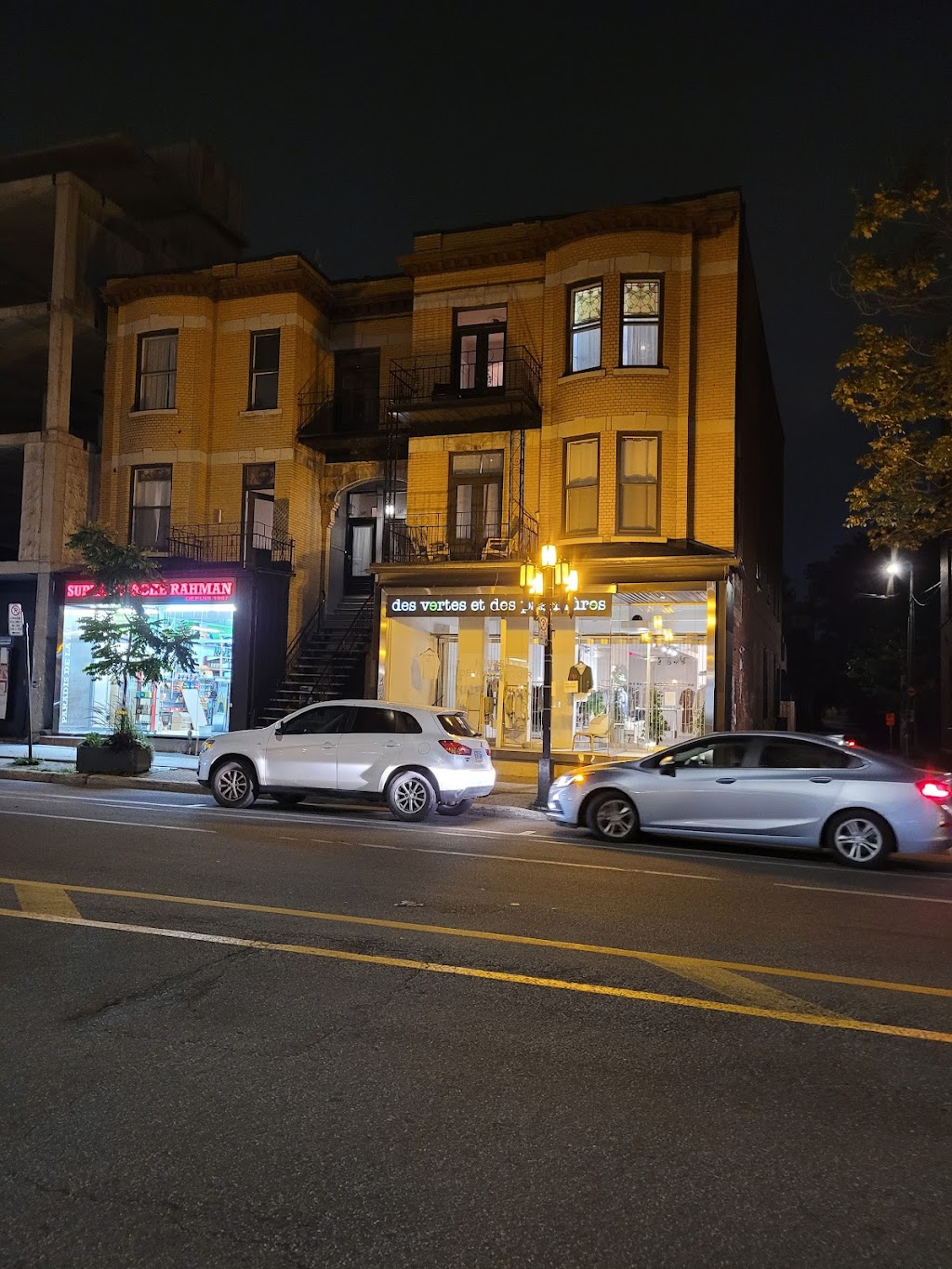 Vertes & Des Mures | 141 Av. Laurier O, Montréal, QC H2T 2N6, Canada | Phone: (514) 942-0974
