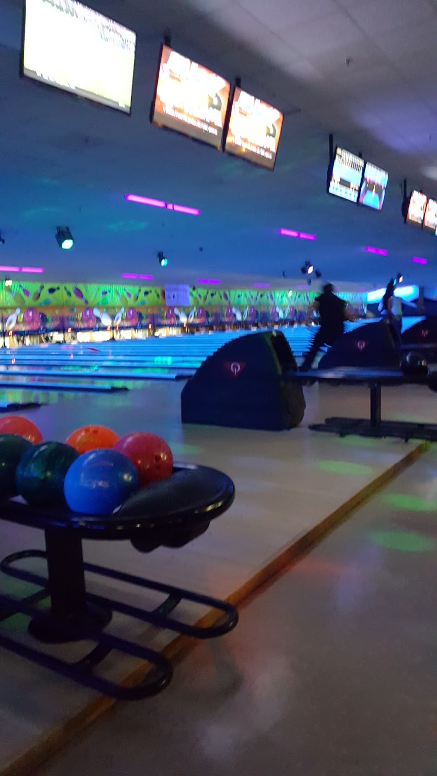 Tonawanda Bowling Center | 574 Young St, Tonawanda, NY 14150, USA | Phone: (716) 694-4120