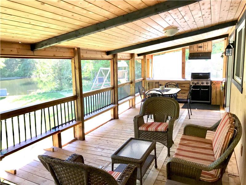 Chalet Zazlo | 395 Rue des Pâquerettes, Chertsey, QC J0K 3K0, Canada | Phone: (514) 977-8834