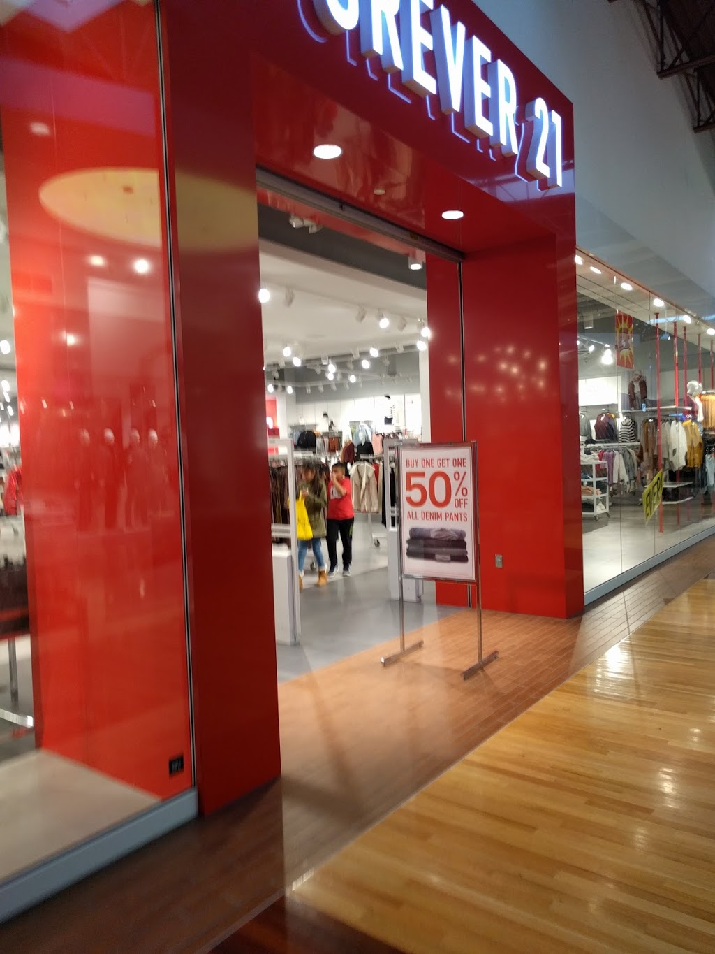 Forever 21 | Anchor M, 5000 Canoe Pass Way, Tsawwassen, BC V4M 0B3, Canada | Phone: (604) 948-2513