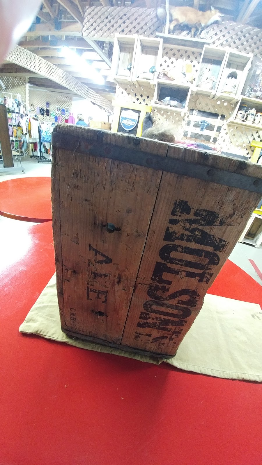 Hangar Aux Artisans | 4723 Chem. Royal, Saint-Jean-de-lÎle-dOrléans, QC G0A 3W0, Canada | Phone: (418) 569-3768