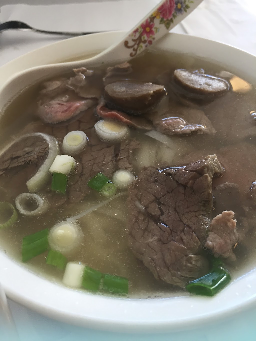 Thanh Vi Restaurant | 305 McPhillips St, Winnipeg, MB R3E 3H9, Canada | Phone: (204) 772-3010