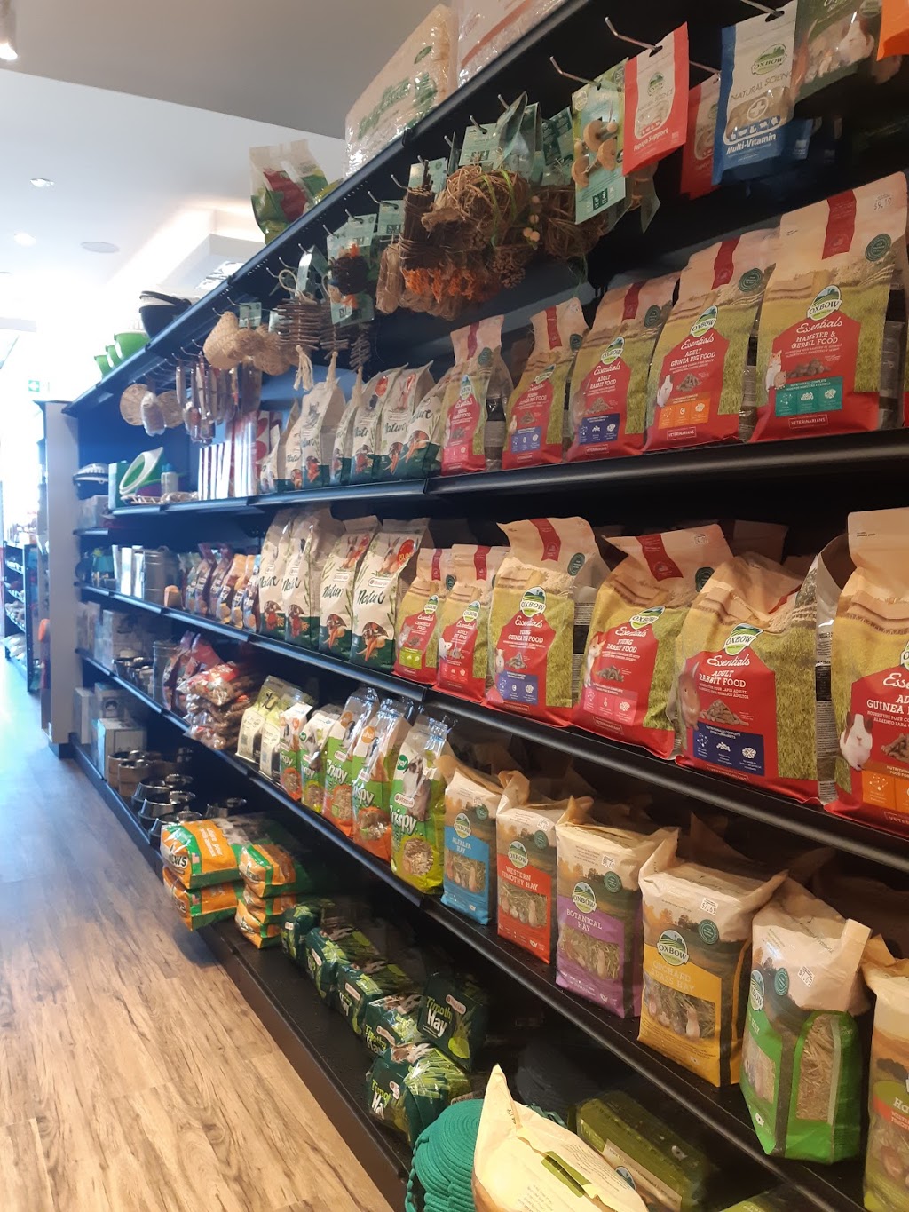 Pitou Minou & Compagnons Global / Global PetFood | 3 Boulevard de Sardaigne, Candiac, QC J5R 0A1, Canada | Phone: (450) 241-6330