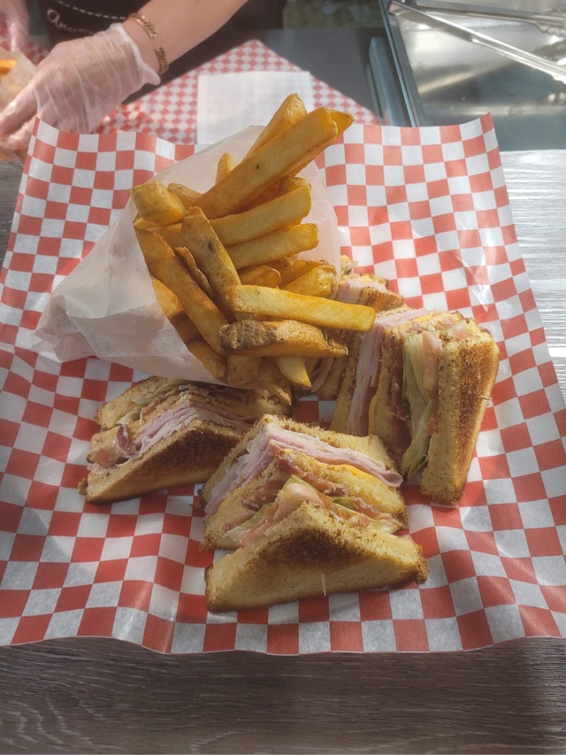 The Cactus Pit Café | 46 Main Ave NW, Glenwood, AB T0K 2R0, Canada | Phone: (403) 626-2363