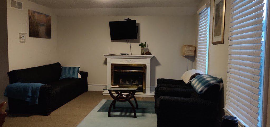 Niagara Falls Hotel Motel Bed and Breakfast Rooms and Suites | 4284 Ellis St, Niagara Falls, ON L2E 1H1, Canada | Phone: (877) 786-5100