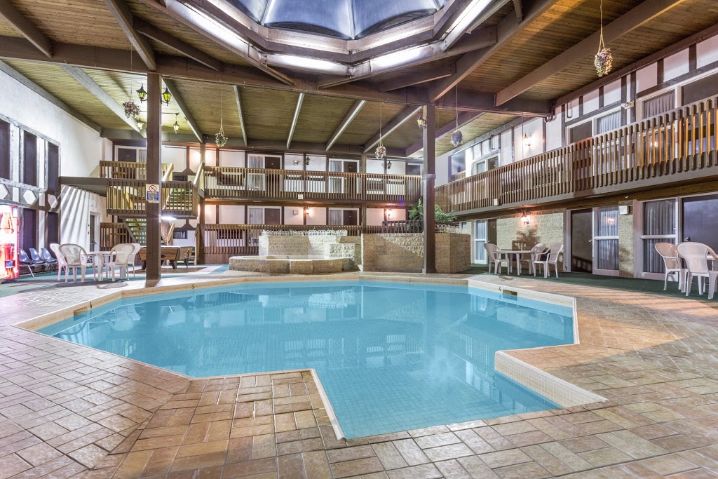 MOOSEJAW INN | 45 N Service Rd, Moose Jaw, SK S6H 4N7, Canada | Phone: (306) 692-0647