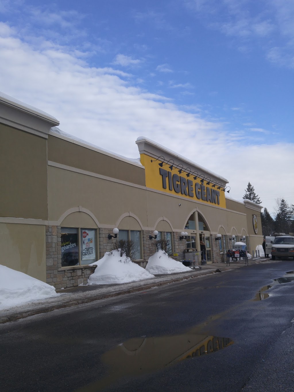 Tigre Géant | 153 Chemin Valley #400, Wakefield, QC J0X 3G0, Canada | Phone: (819) 459-1628