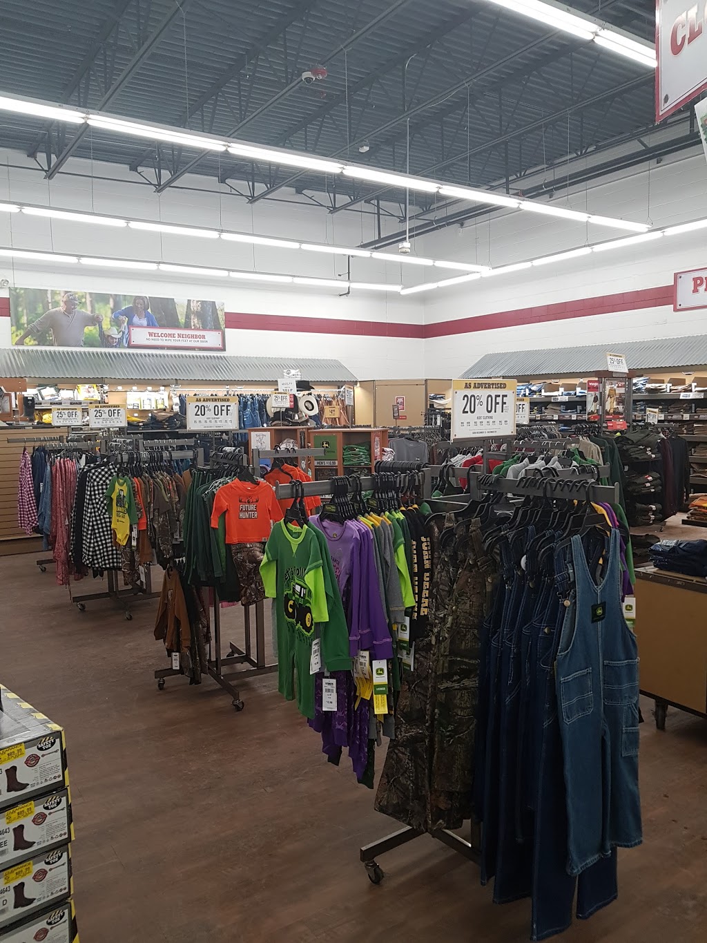 Tractor Supply Co. | 124 Commerce Way, Newport, VT 05855, USA | Phone: (802) 334-2944