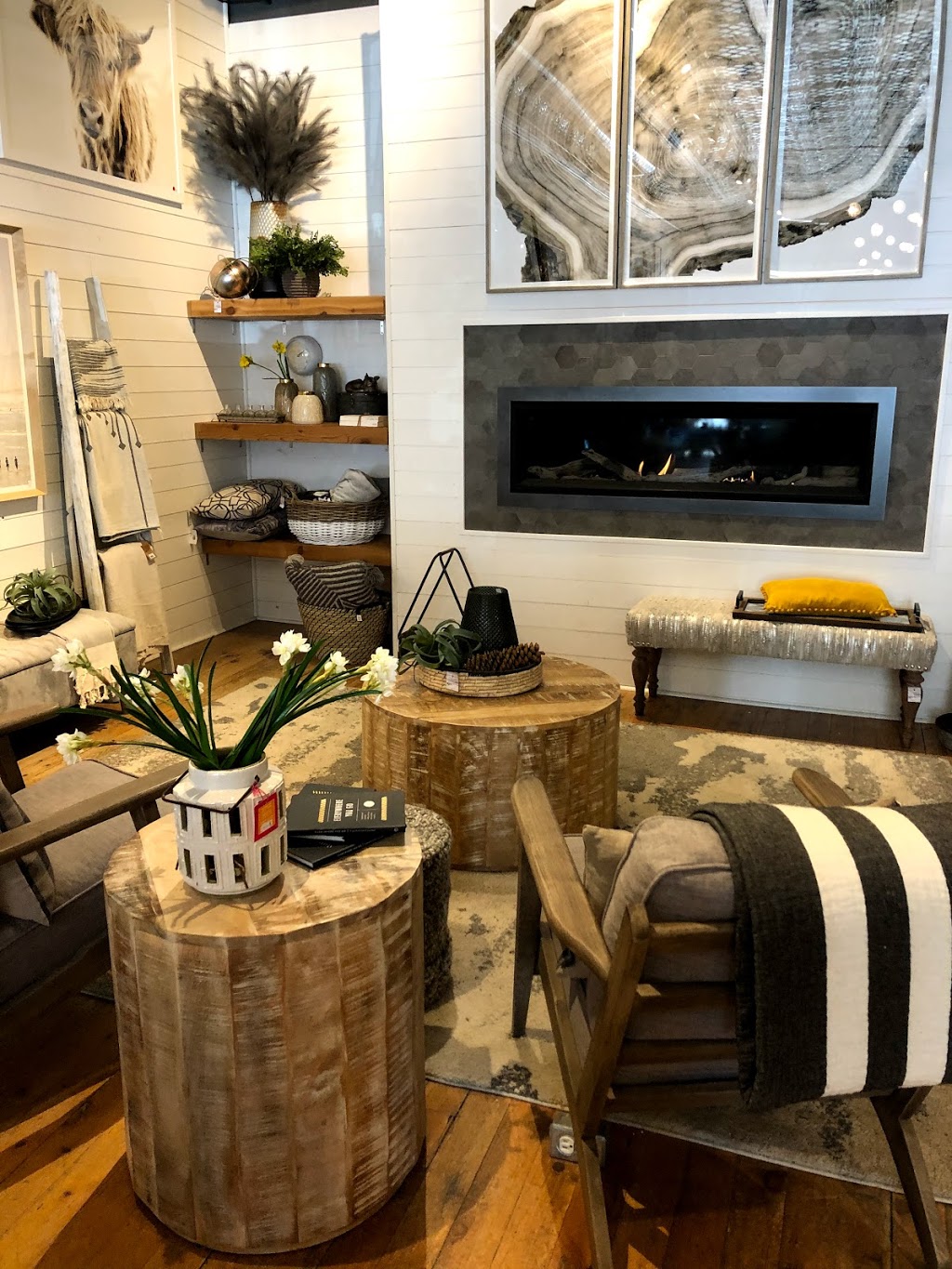 Jillians | 75 Ontario Rd, Mitchell, ON N0K 1N0, Canada | Phone: (519) 348-9834