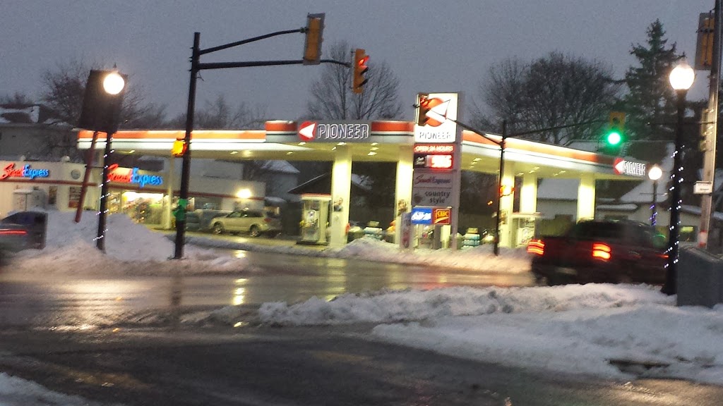 Pioneer Snack Express | 2 Talbot St E, Cayuga, ON N0A 1E0, Canada | Phone: (905) 772-5560