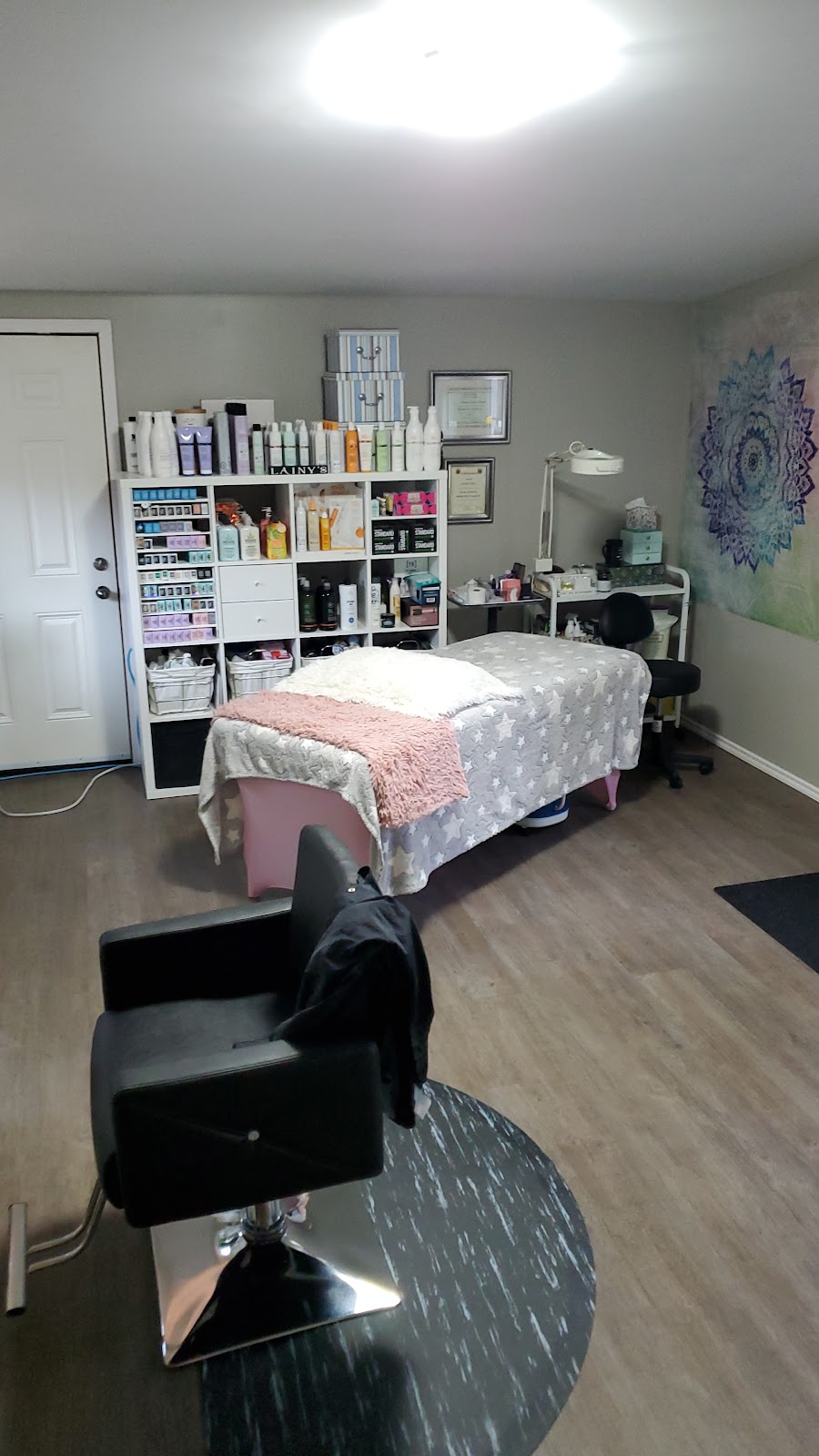 Lainys Locks and Lashes | 210 Main St NE, Altona, MB R0G 0B0, Canada | Phone: (204) 214-0304